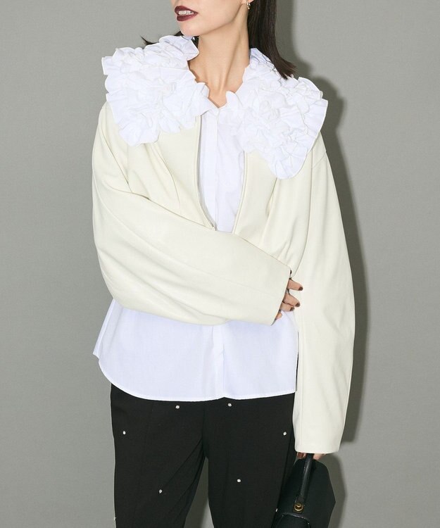 Green Parks フリルビッグカラーブラウス Off White