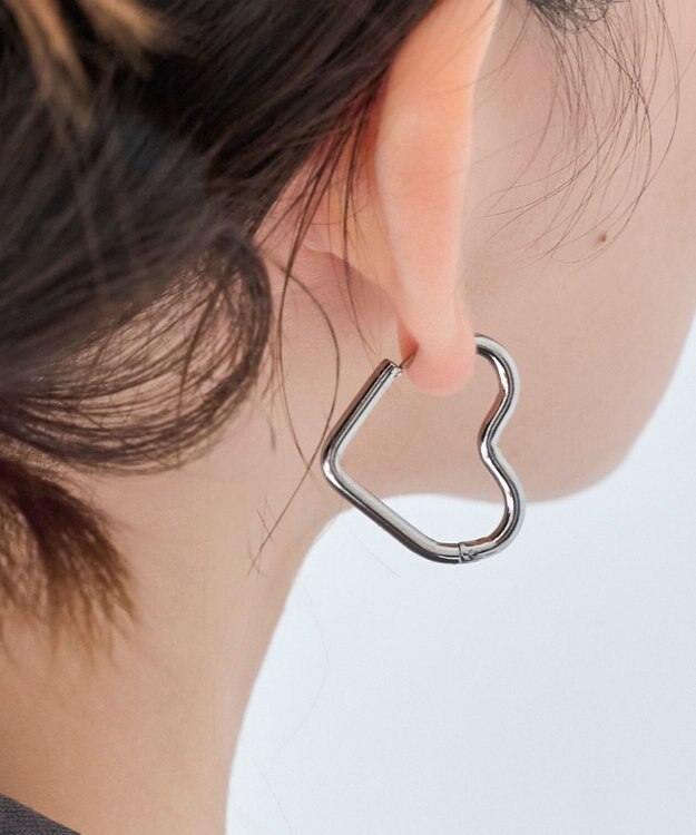 Phoebe 【金属アレルギー対応】グロウハートフープワンタッチピアス　シルバー/ステンレス シルバー