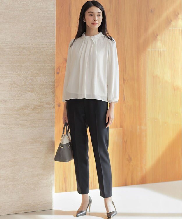 組曲 L 【KUMIKYOKU NAVY】コンフォータブルドレープ フリルテーパードパンツ ネイビー系