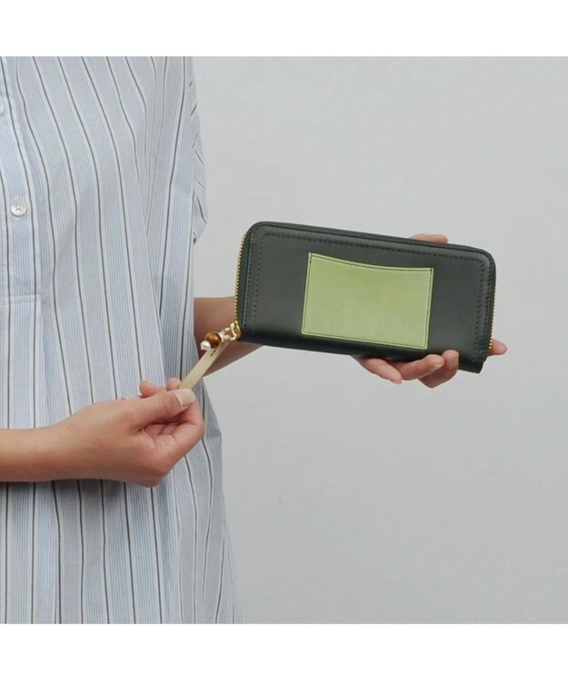 UNBILLION perche ジェムストーンチャームラウンド長財布 グリーン