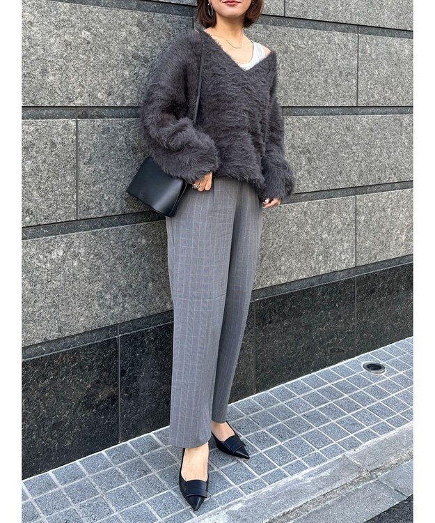 Green Parks フェザーＶネックニットプルオーバー Charcoal Gray