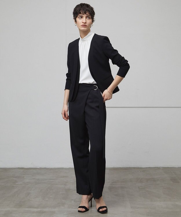 BEIGE， EVA / ハイネックハーフスリーブブラウス White