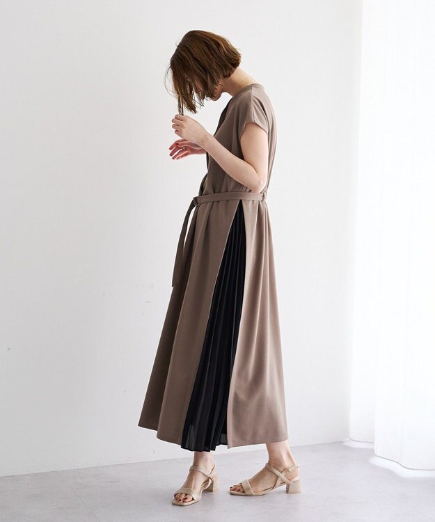 YECCA VECCA ベルテッドプリーツ切替ワンピース Mocha