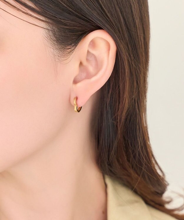 Phoebe 【金属アレルギー対応】ハートフープワンタッチピアス　ゴールド/サージカルステンレス ゴールド