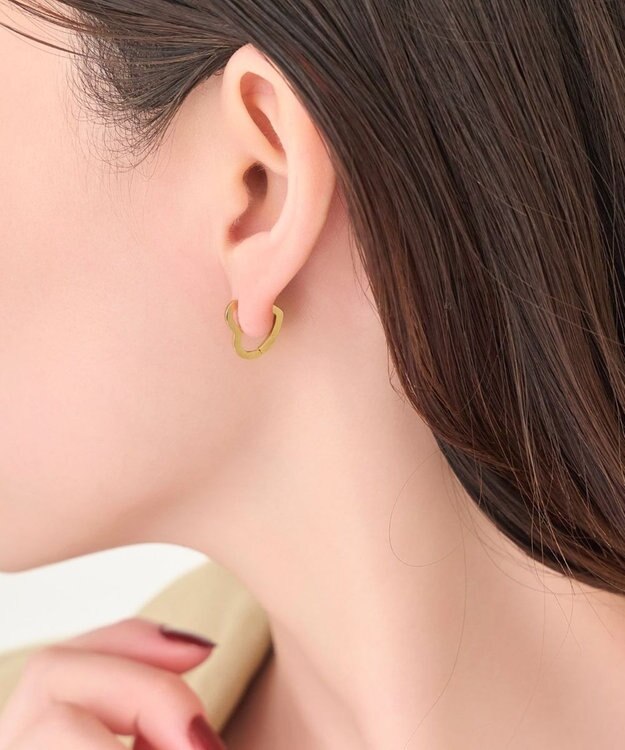 Phoebe 【金属アレルギー対応】ハートフープワンタッチピアス　ゴールド/サージカルステンレス ゴールド