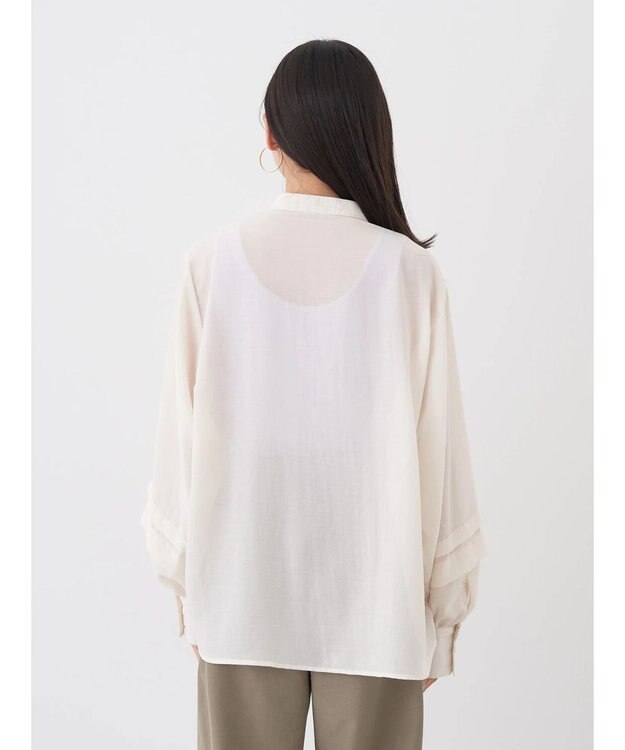 earth music&ecology ボリュームタック袖ブラウス Off White