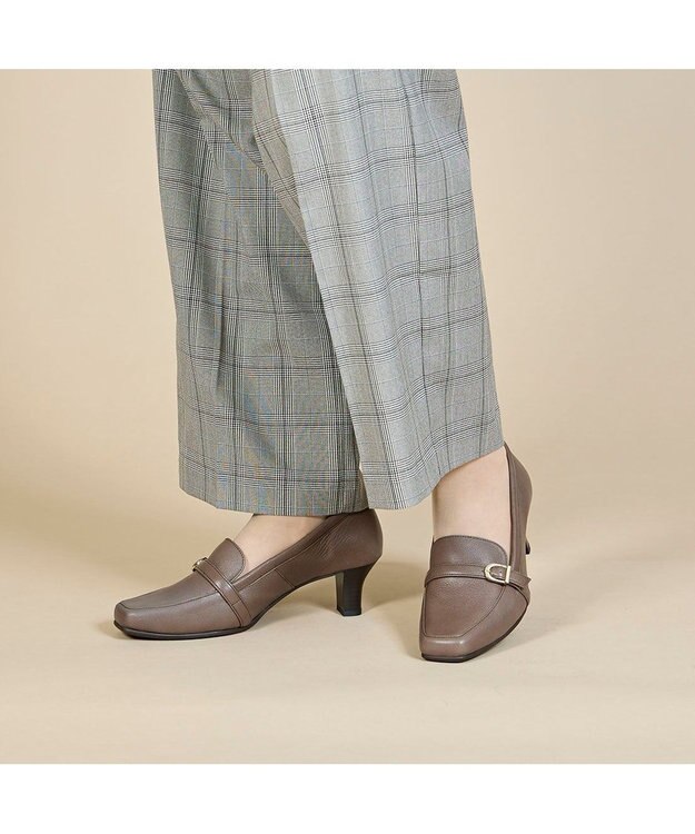 ing <ing>ベルトデザインヒールローファー オーク