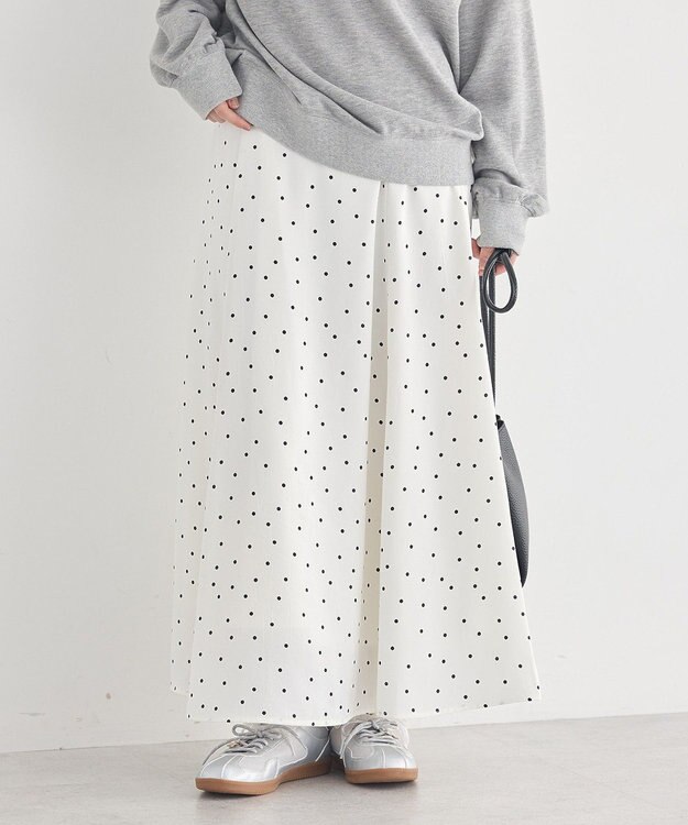 earth music&ecology サテンフレアスカート Ivory