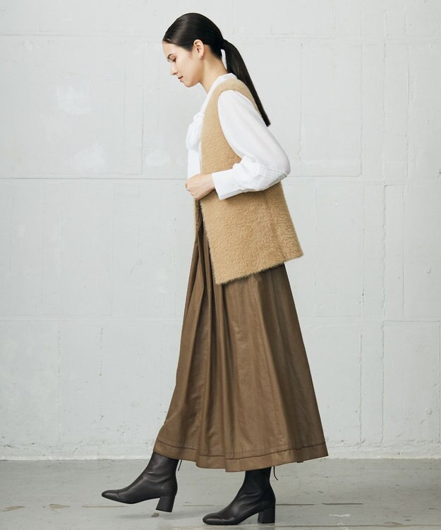 自由区 L ニットファー ジレ キャメル