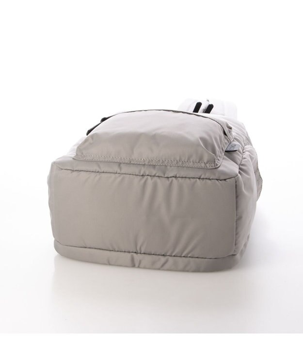 Y'SACCS ナイロン A4リュック　Sサイズ ライトグレー