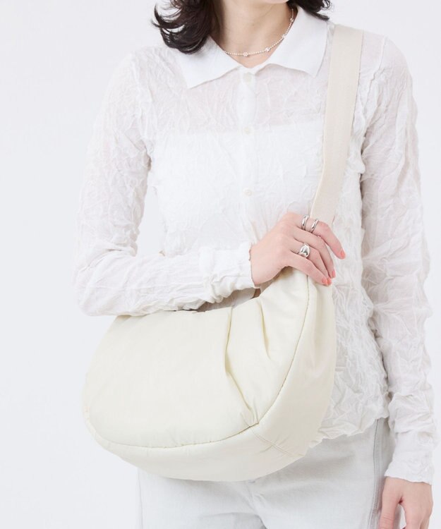 LeSportsac SHEEN LARGE CRESCENT/ホワイトマシュマロ ホワイトマシュマロ