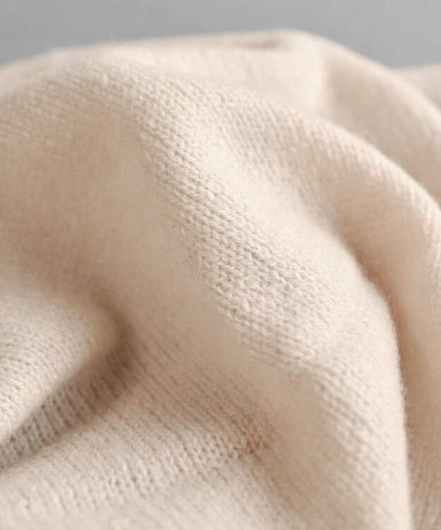 AND WOOL 〈上質な素材と手仕事から生まれた優しいニット〉カシミヤ100%の細巾ストール / マフラー ライトベージュ