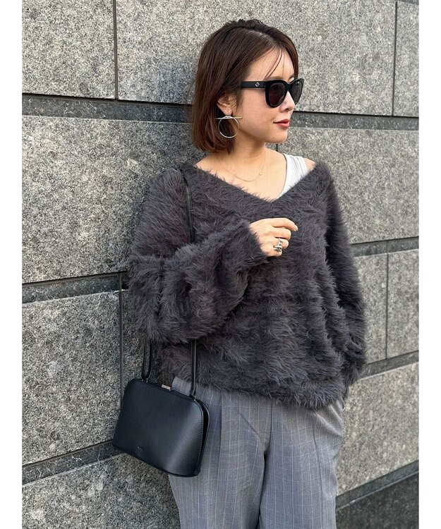 Green Parks フェザーＶネックニットプルオーバー Charcoal Gray