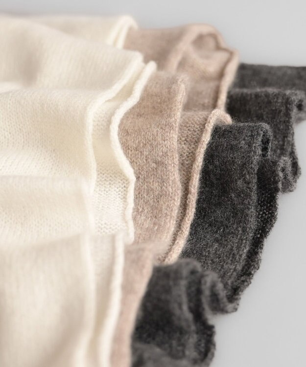 AND WOOL 〈上質な素材と手仕事から生まれた優しいニット〉カシミヤ100%の細巾ストール / マフラー ホワイト