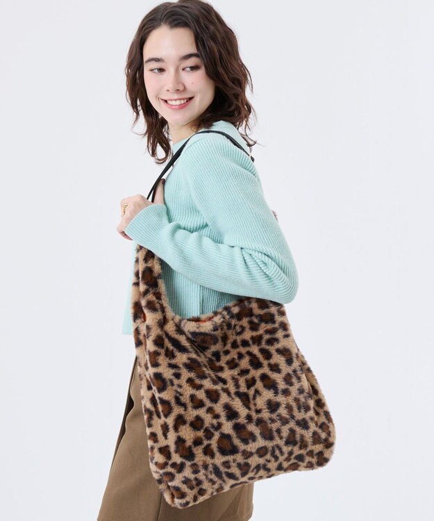 LeSportsac FUR SHOULDER TOTE/レオパードフラッフィーファー レオパードフラッフィーファー
