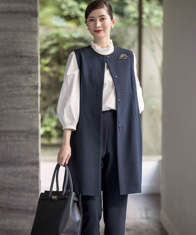 組曲 【KUMIKYOKU NAVY】コンフォータブルドレープ ジレ ネイビー系