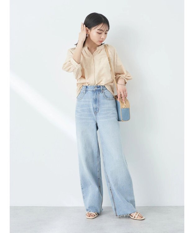 earth music&ecology 刺繍ギャザーブラウス Beige