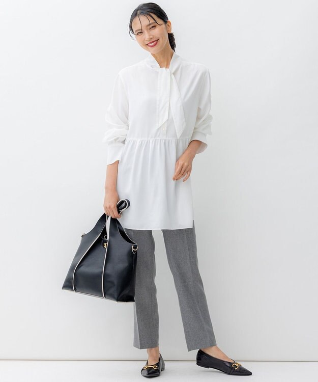 23区 L 【前後着用可能/洗える】ウォッシュドピーチツイル ブラウス ホワイト系