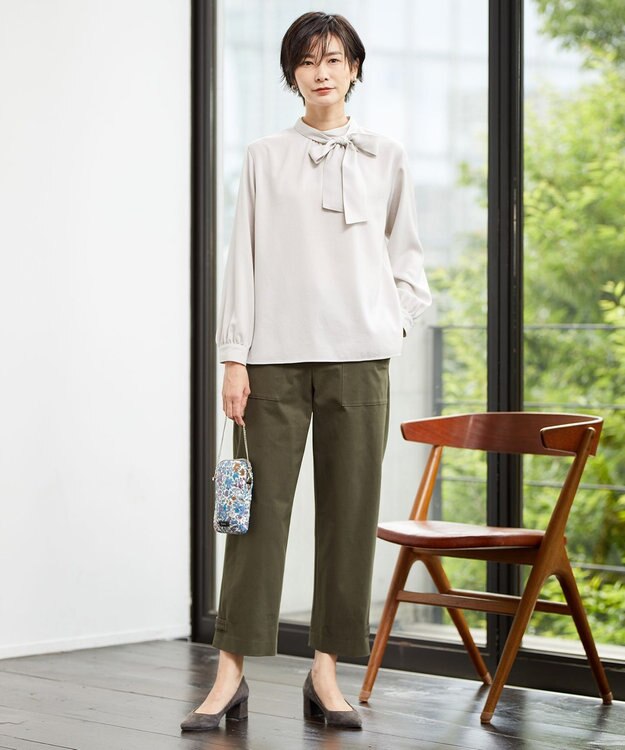 J.PRESS LADIES 【洗える】サテンストレッチプレミアムピーチ ベイカー パンツ カーキ系