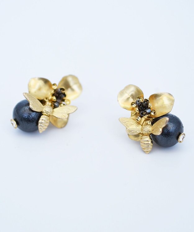 monshiro 【セレモニーにも/コットンパール/スワロフスキー】シュウカイドウニハチプチ ピアス（ブラック) ブラック