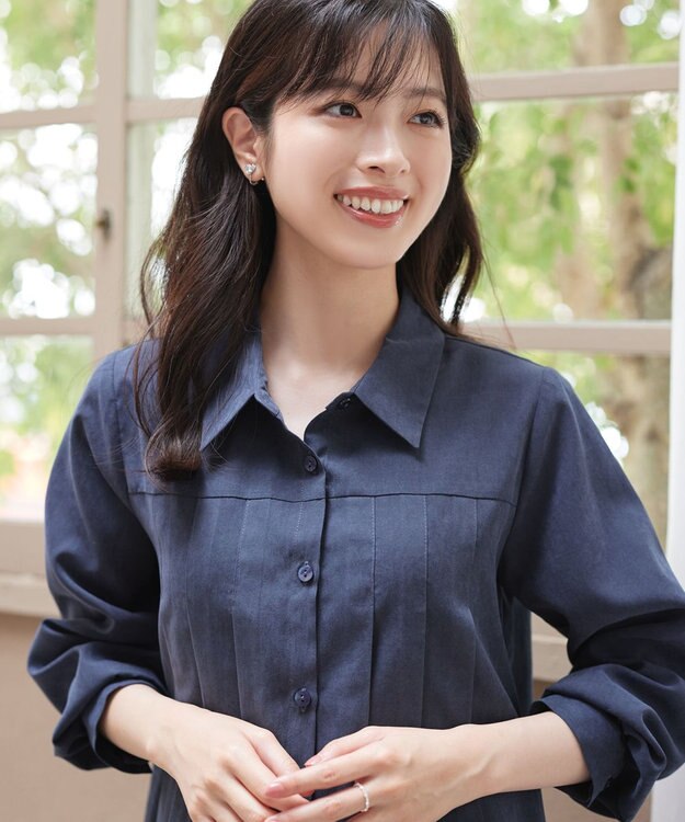 Tiaclasse 【洗える】ピーチスキンプリーツシャツチュニック ネイビー