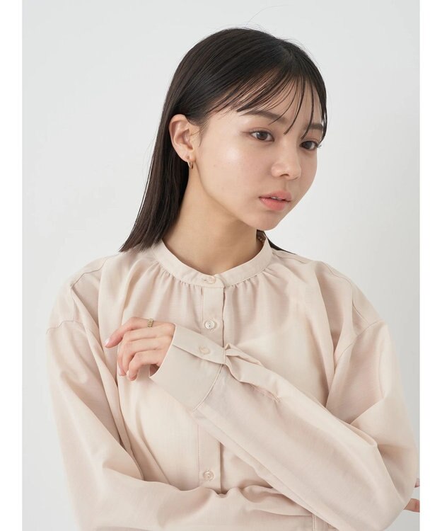 earth music&ecology シアーギャザーネックブラウス Beige