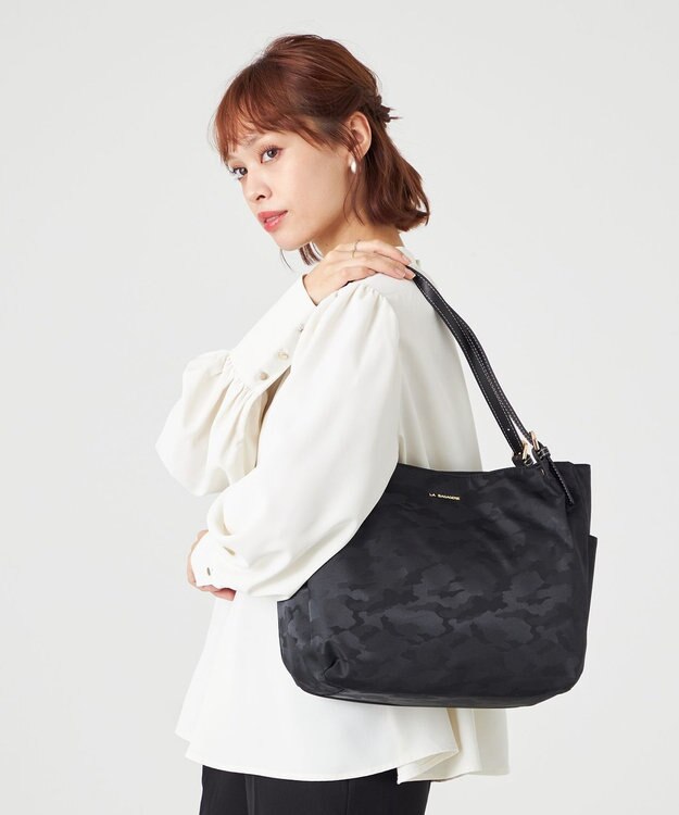 LA BAGAGERIE シャドージャカード A4トートバッグ ブラック