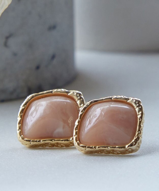 Tiaclasse カラースクエアピアス ゴールド×ピンク