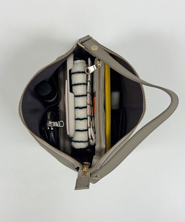 russet エンボスモノグラムショルダーバッグ(CE-1547) GrayBeige