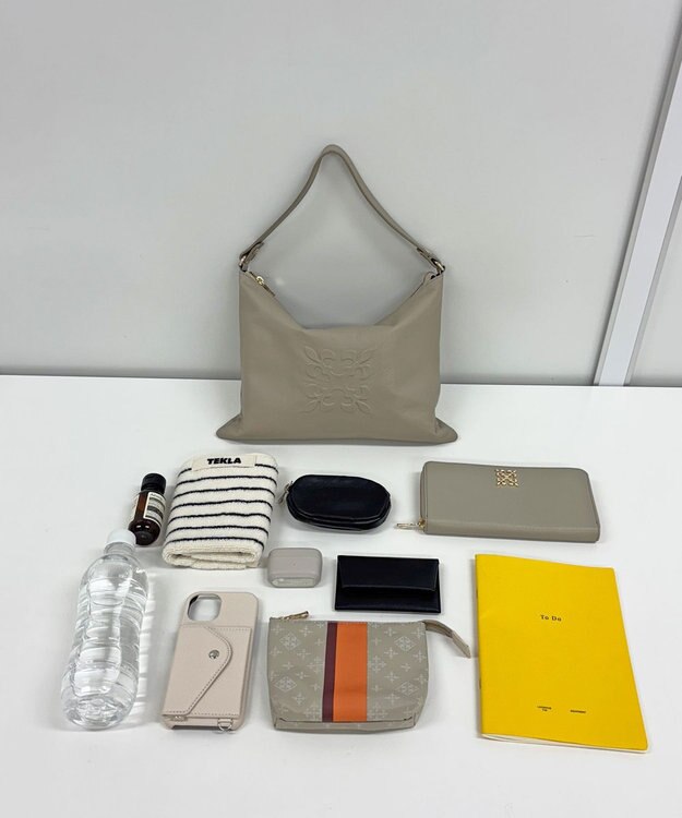 russet エンボスモノグラムショルダーバッグ(CE-1547) GrayBeige