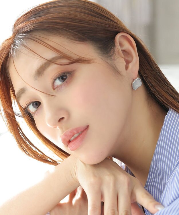 Tiaclasse カラースクエアピアス シルバー×オフホワイト