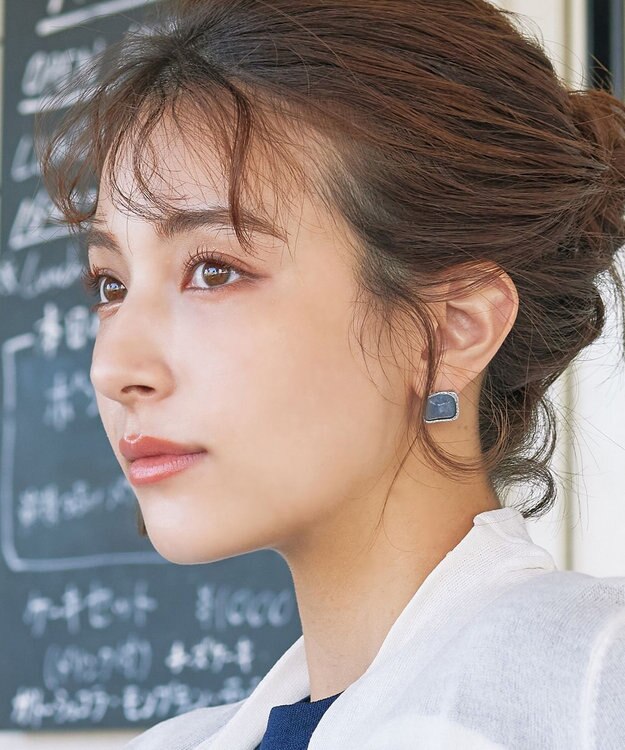 Tiaclasse カラースクエアピアス シルバー×ネイビー