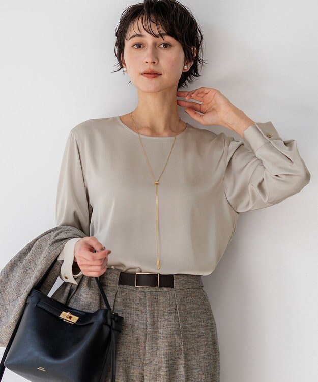 23区 カフスボタン サテンTEEブラウス ベージュ系
