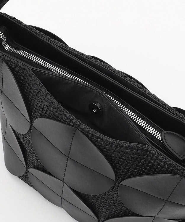 Y'SACCS サークルパッチショルダーバッグ ブラック