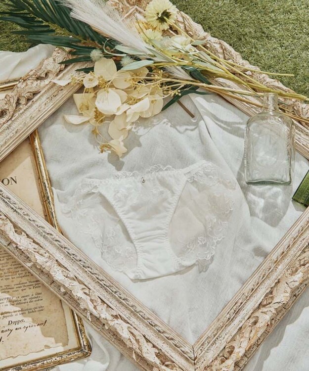 San-ai Resort（三愛水着楽園） エレガントコレクション2404デザインショーツ  【northerly】 ホワイト