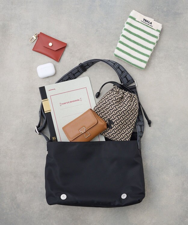 IACUCCI アーゴ ミディアムショルダー NYLON/CERVO ブラック