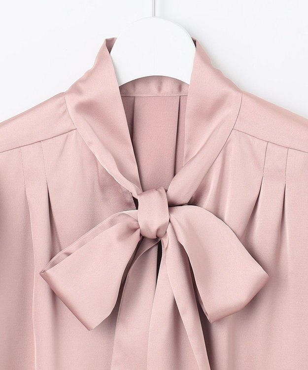 Feroux 【洗える】サテン ボウタイブラウス ピンク系