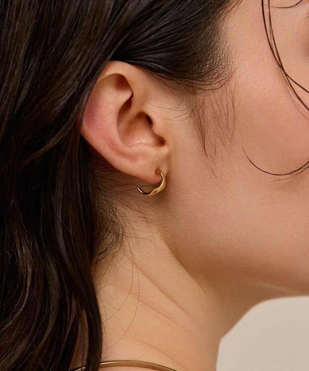 Phoebe 〈金属アレルギー対応〉リップルフープセラミックポストピアス　ゴールド/ニッケルフリー ゴールド