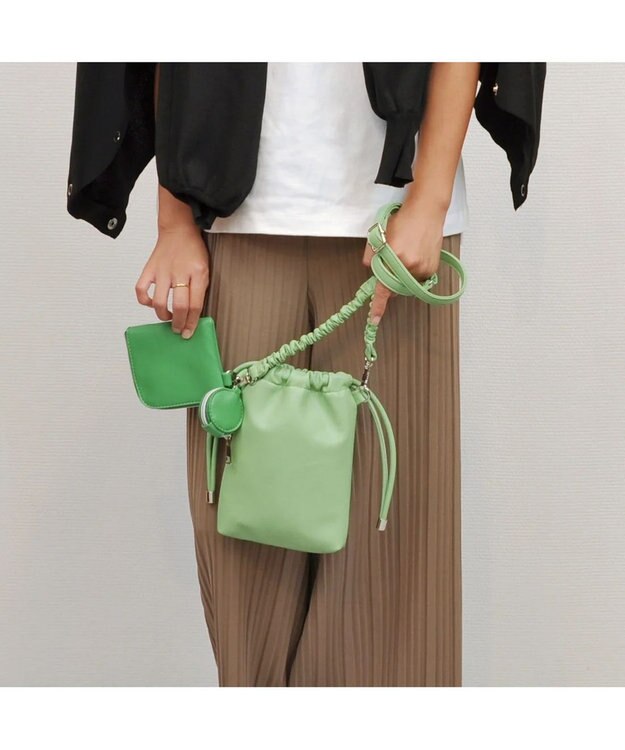 UNBILLION cachecache バンジーコード巾着スマホショルダー グリーン