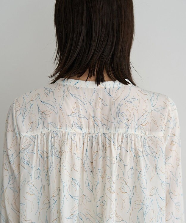 YECCA VECCA ラインフラワー柄ギャザーブラウス Ivory