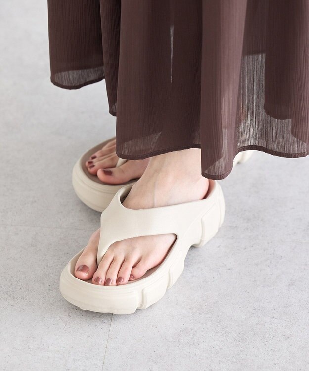 earth music&ecology EVAトングサンダル Beige