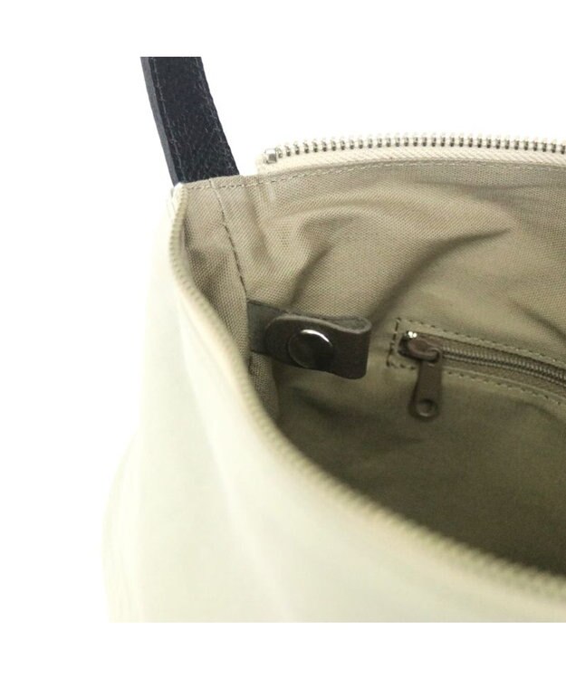 Regalo Felice 【超軽量 / A4サイズ対応 / 口元ファスナータイプ】ショルダー / REGALO IV(アイボリー)