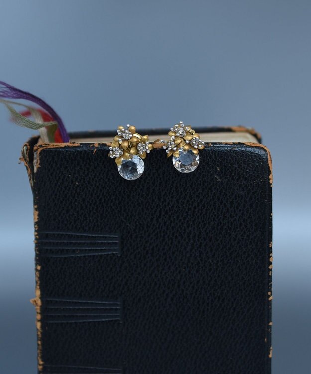 monshiro ウィンターコスモスグラスイヤリング ホワイト