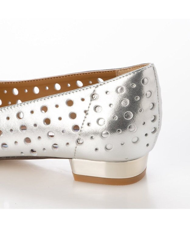 MODE ET JACOMO <MODE ET JACOMO>柔らかパンチングフラットパンプス シルバー