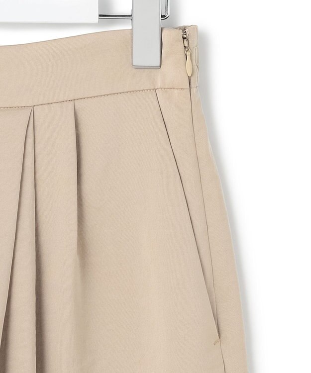 ICB L ワッシャーダルサテン ニーショーツ サンドベージュ