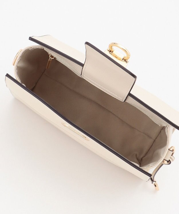 組曲 スクエアショルダー バッグ アイボリー系