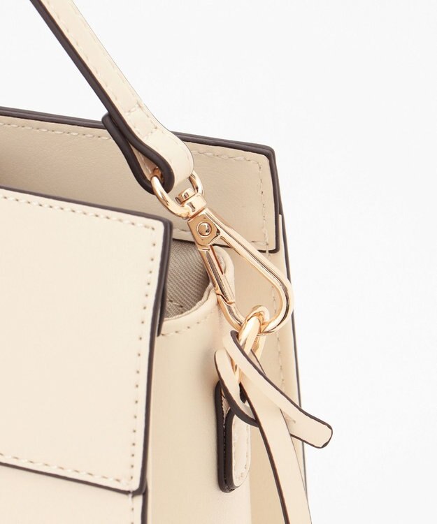 組曲 スクエアショルダー バッグ アイボリー系