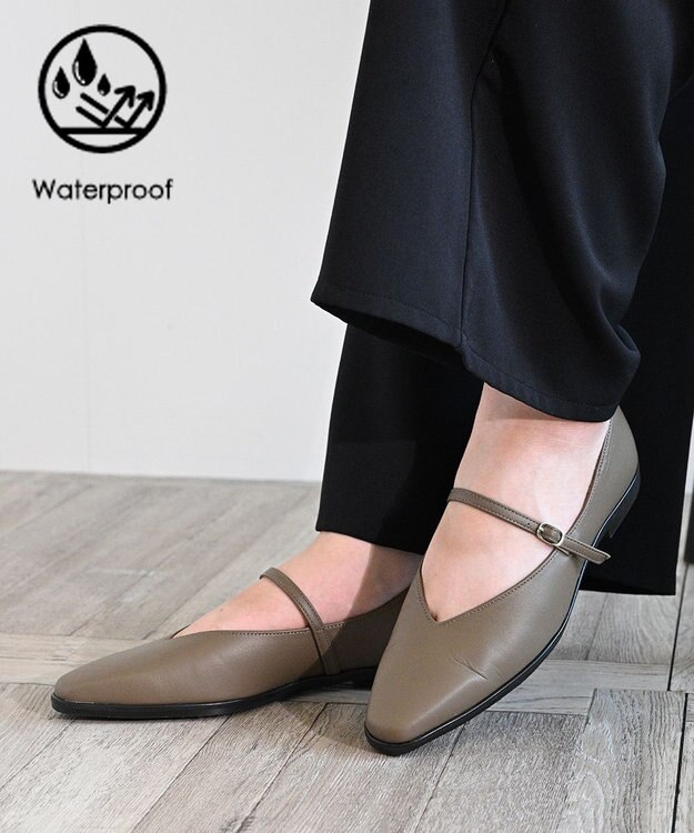 APOM 日本製 晴雨兼用スクエアトゥストラップシューズ15＜CRAHUG限定＞ グレージュ