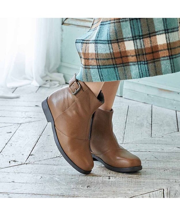 ing <ing>【WEB限定】ベルトデザインショートブーツ ブラウン