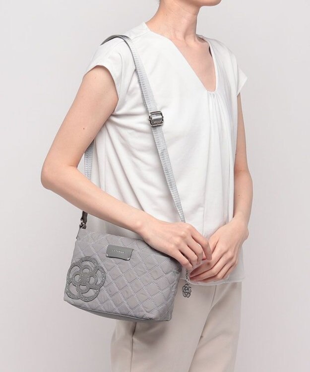 CLATHAS カペラ ショルダーバッグ小 グレー